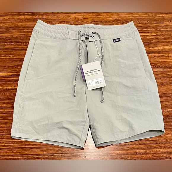 Patagonia Wavefarer Hybrid Walk Shorts size 28” W NWT - Picture 1 of 7
